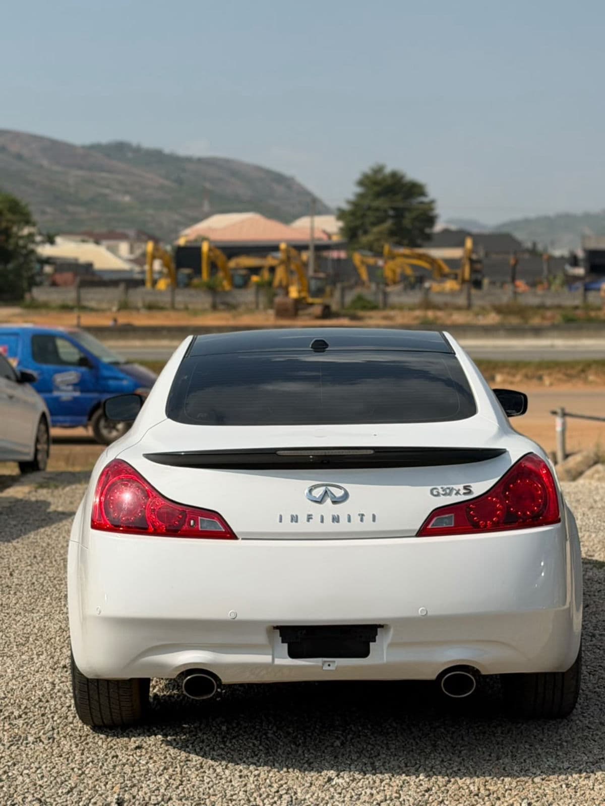 2011 Infinity G37x Coupe — photo 7 of 7