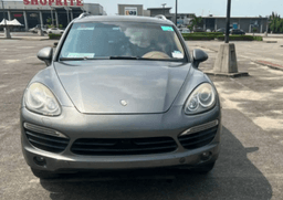 Porsche cayenne 2010