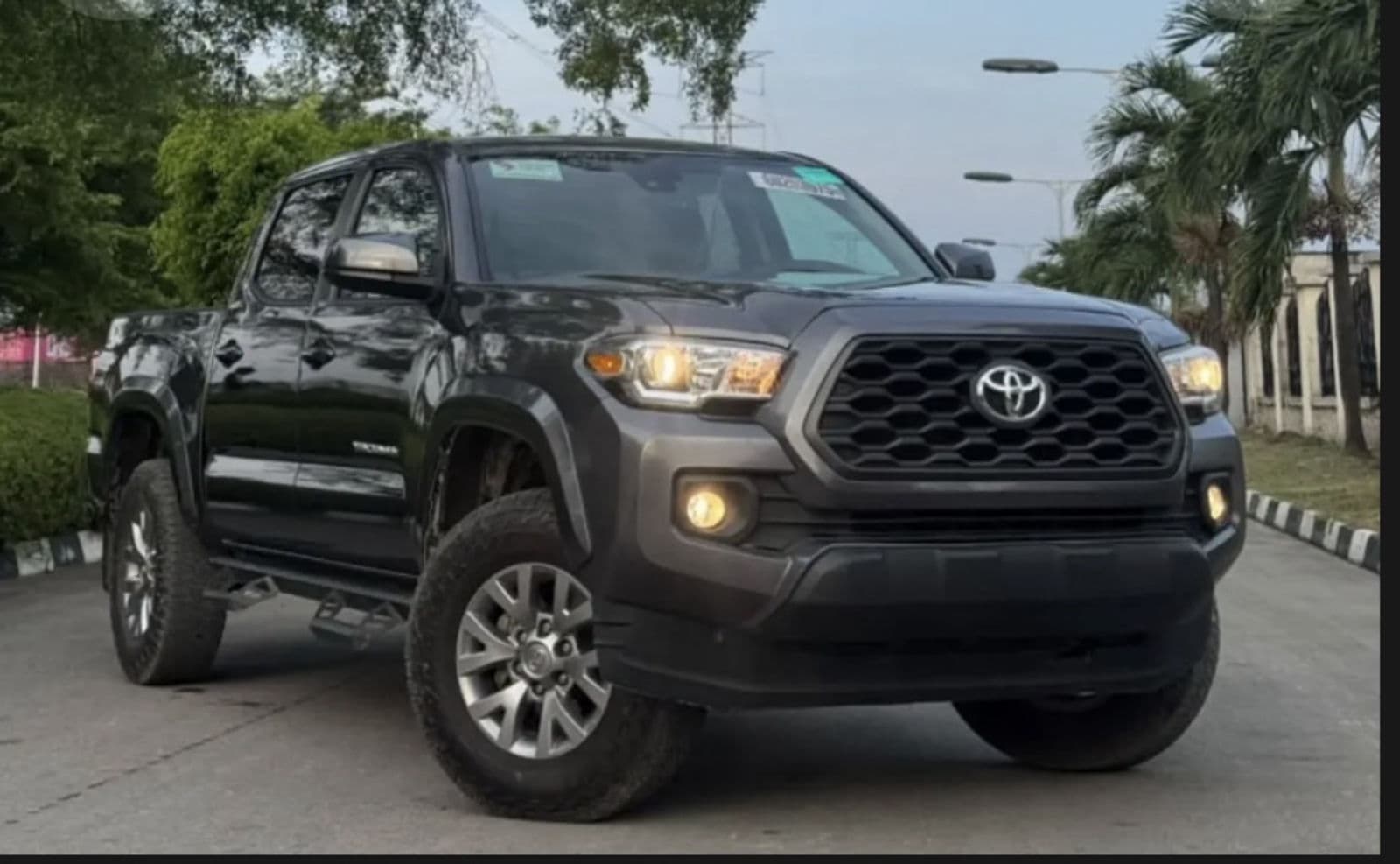 2018 Toyota Hi-Lux Pickup — Foreign Used for sale in VGC Ajah Lekki
