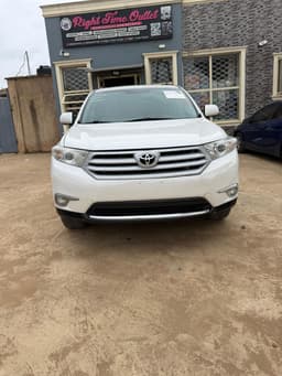 2013 Toyota Highlander SUV — for sale in Meiran-Alagbado, Lagos