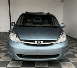 2005 Toyota Sienna Bus — for sale in Lagos State Nigeria